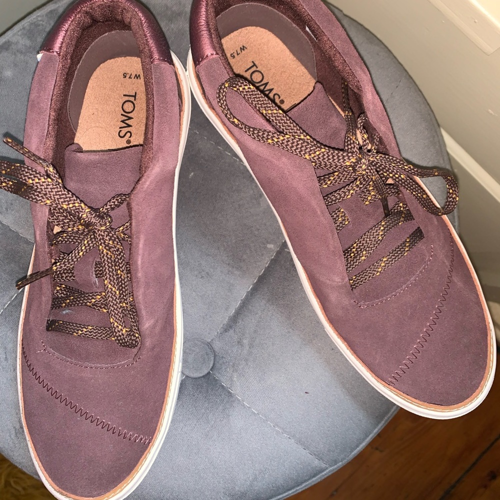 Women’s 7.5 TOMS